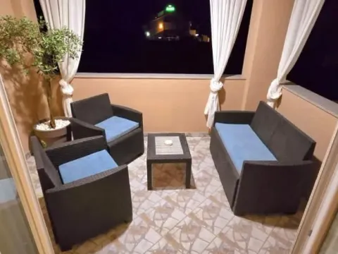 Izdavanje, dvosoban stan, 70m², Lastva Grbaljska, Kotor - image 4