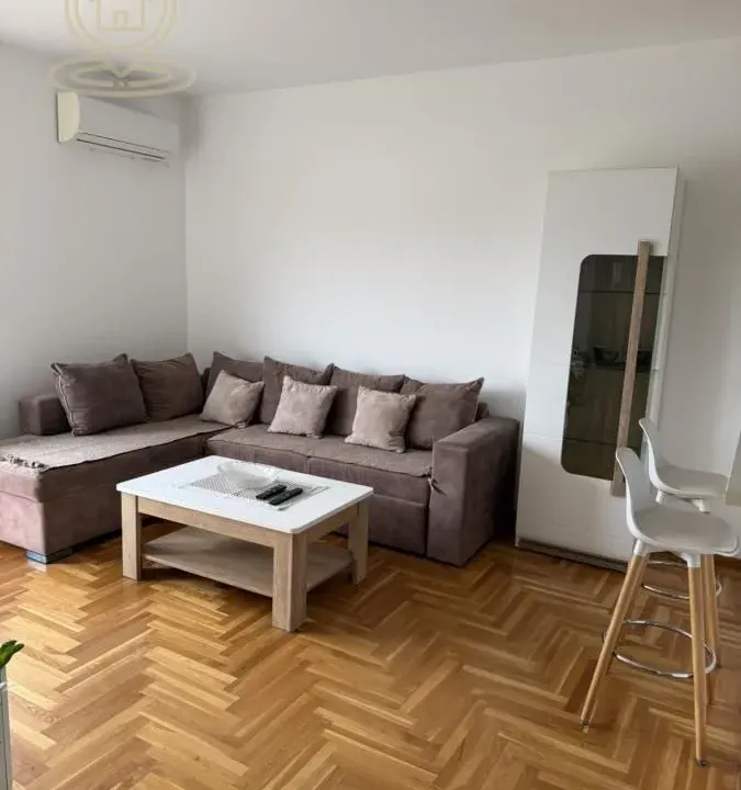 Rent, one bedroom apartment, 40m², Detelinara, Novi Sad Sve Podlokacije