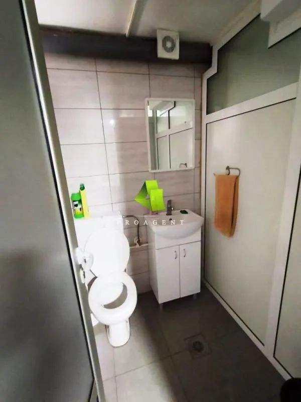 Sale, office space, 109m², Medijana, Niš