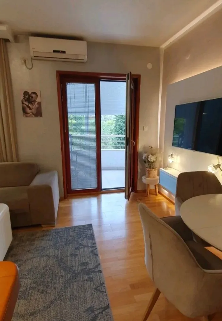 Rent, one bedroom apartment, 64m², Pobrežje, Podgorica