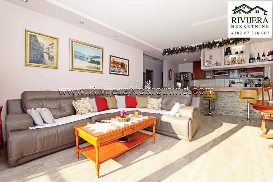 Prodaja, kuća, 272m², Baošići, Herceg Novi