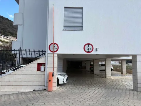 Sale, one bedroom apartment, 41m², Petrovac, Budva - image 13