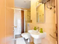 Izdavanje, dvosoban stan, 55m², Bečići, Budva - image 11