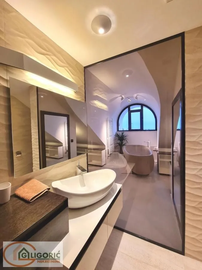 Prodaja, kuća, 305m², Čukarica, Beograd