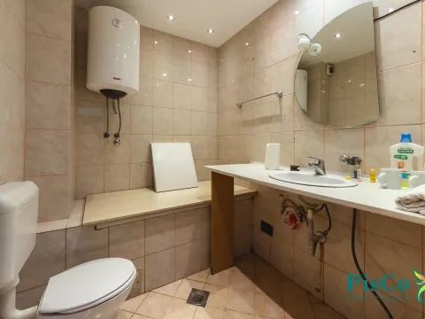 Izdavanje, jednosoban stan, 53m², Momišići, Podgorica - image 4