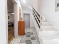 Izdavanje, kuća, 160m², Gornja Gorica, Podgorica - image 6