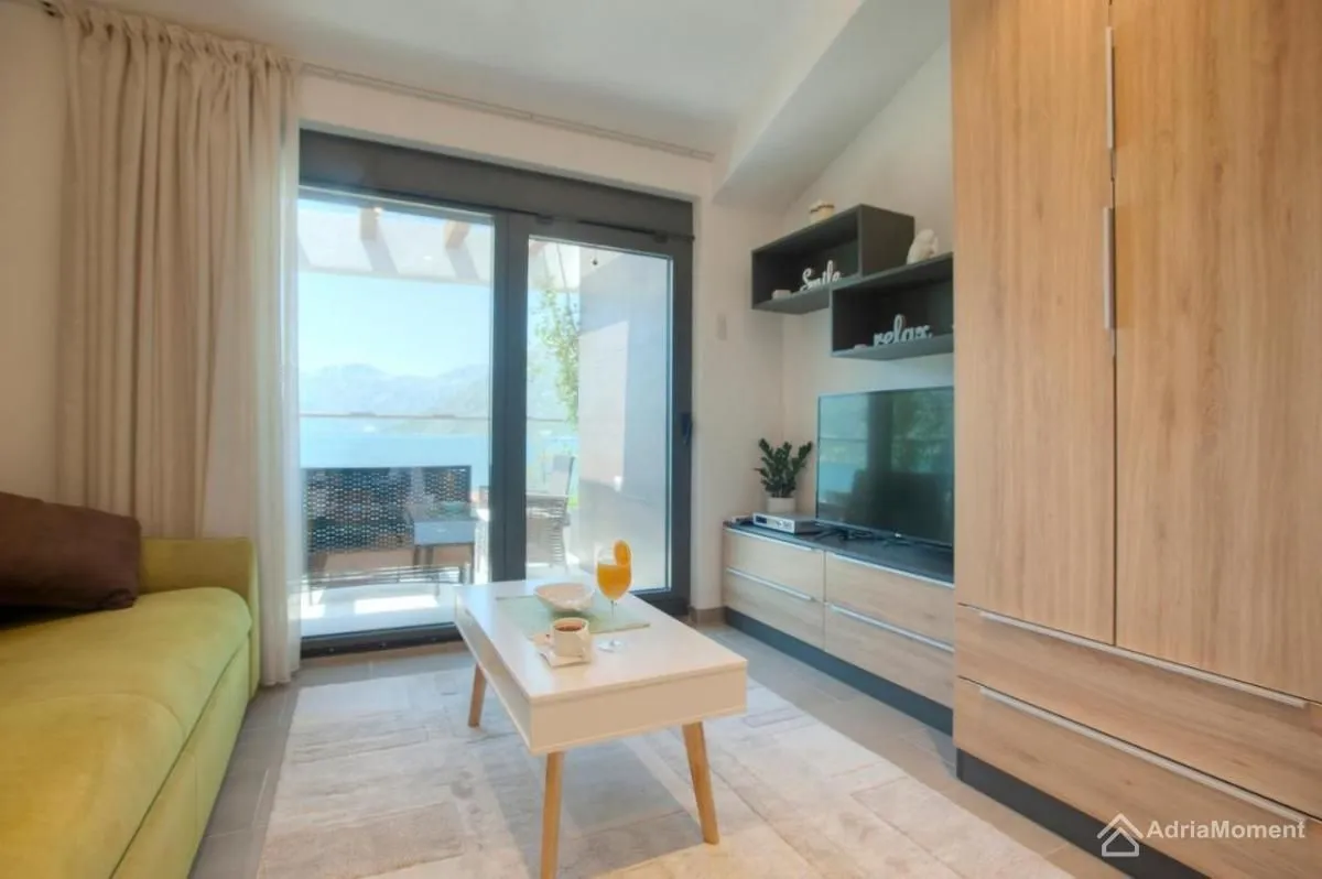 Sale, house, 210m², Dobrota, Kotor