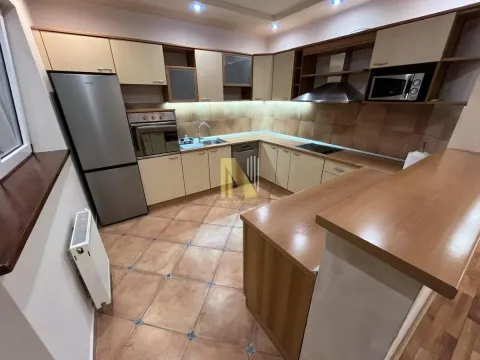 Izdavanje, četvorosoban stan, 138m², Centar, Novi Sad - image 5