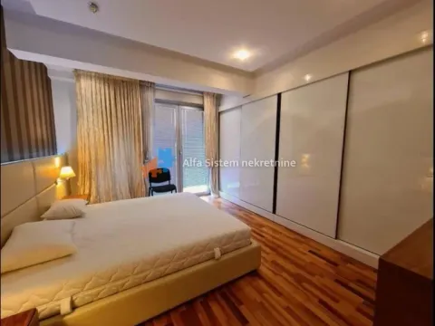 Izdavanje, trosoban stan, 130m², Stari Grad, Beograd - image 6