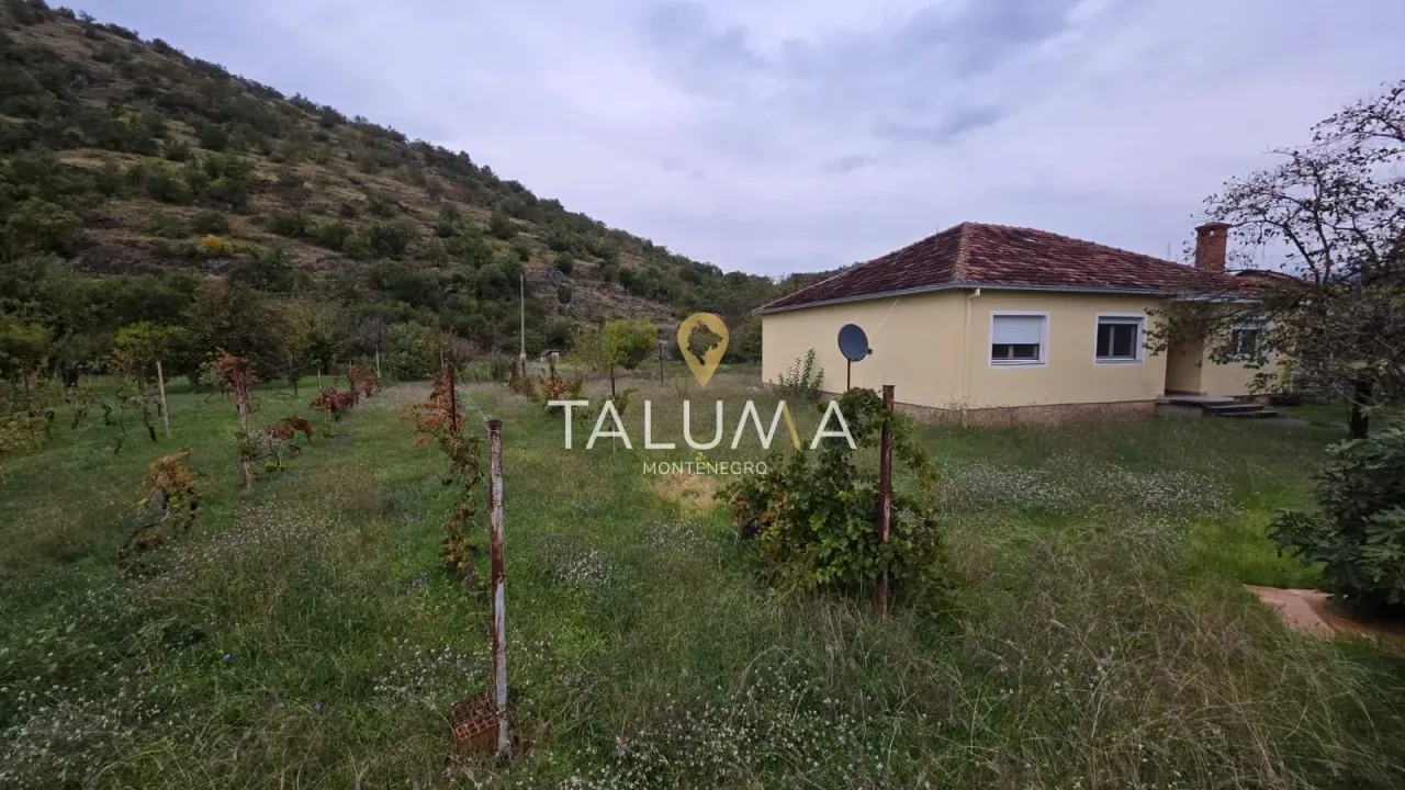 Prodaja, kuća, 144m², Rogami, Podgorica