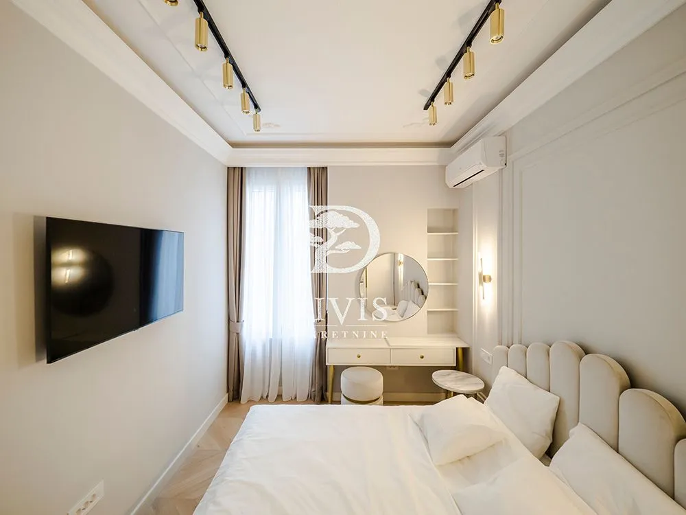 Rent, four bedroom apartment, 100m², Cvetni Trg, Vračar Sve Podlokacije