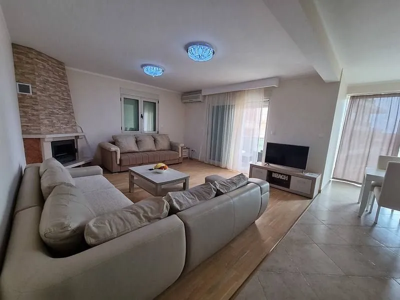 Rent, two bedroom apartment, 94m², Bečići, Budva