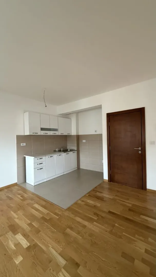 Prodaja, dvosoban stan, 73m², Tuški Put, Podgorica