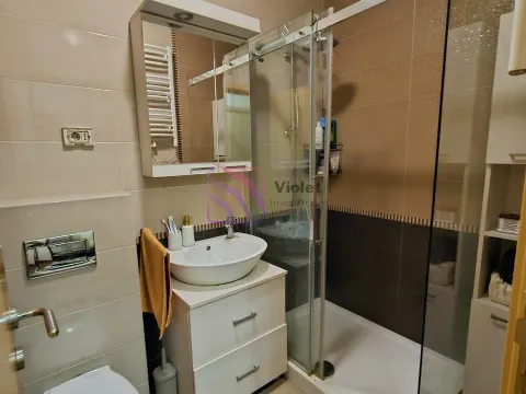 Sale, one bedroom apartment, 52m², Blok 6, Podgorica - image 7