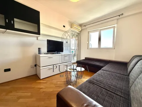 Rent, one bedroom apartment, 40m², 1 maj, Podgorica - image 3