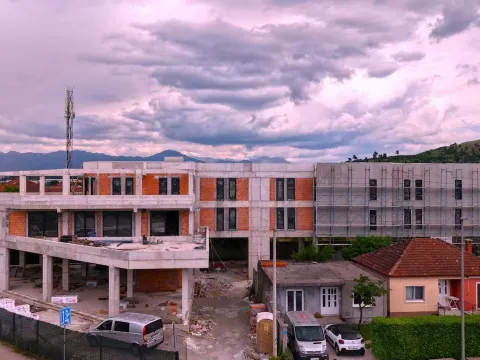 Rent, office space, 2000m², Donja Gorica, Podgorica - image 2