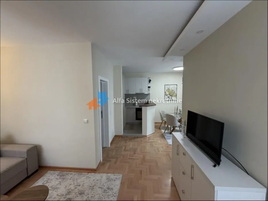 Izdavanje, dvosoban stan, 54m², Kalenić Pijaca, Vračar Sve Podlokacije