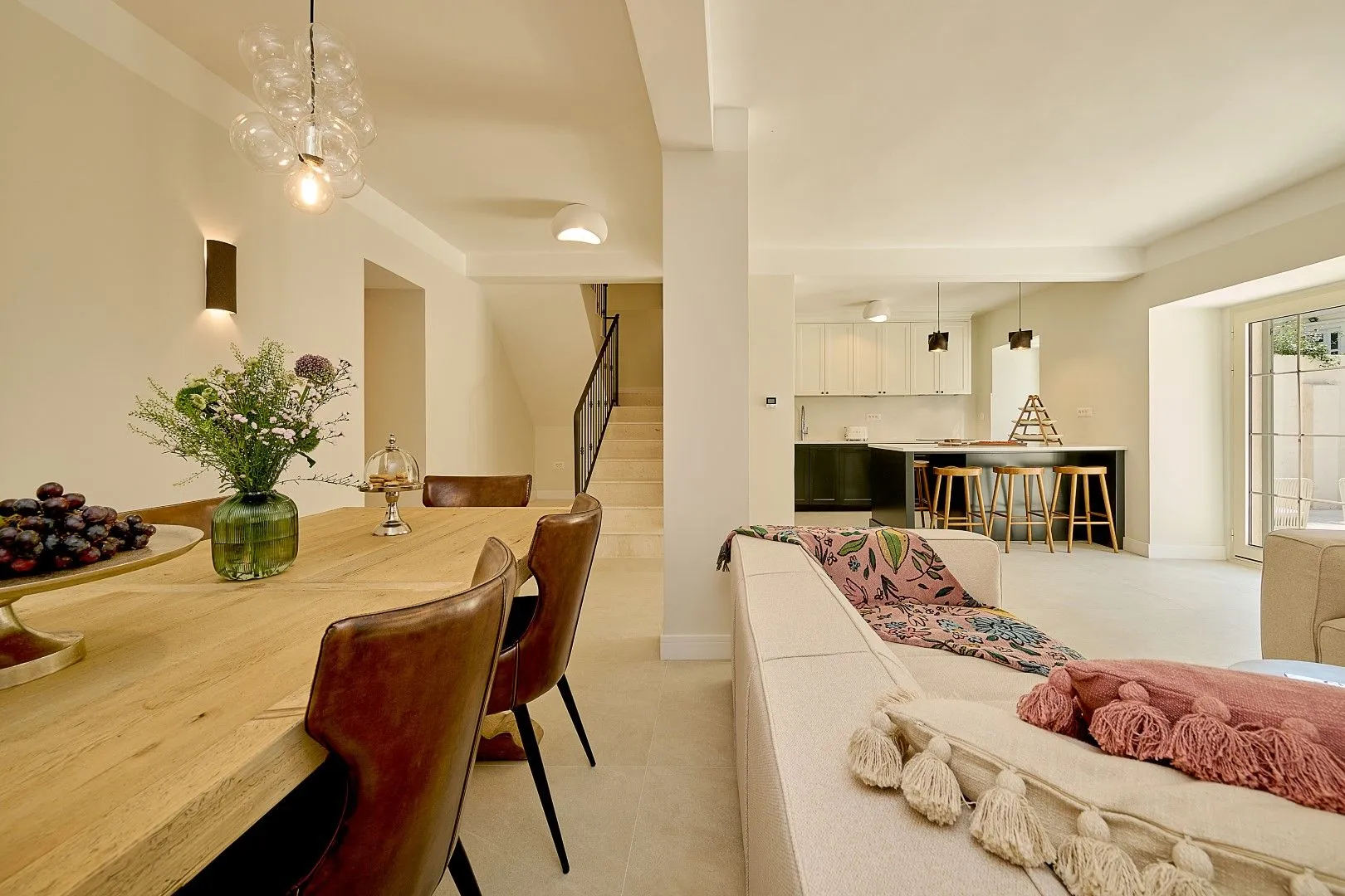Rent, house, 200m², Dobrota, Kotor