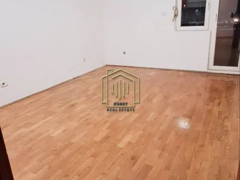 Prodaja, jednosoban stan, 45m², Stari Aerodrom, Podgorica - image 1