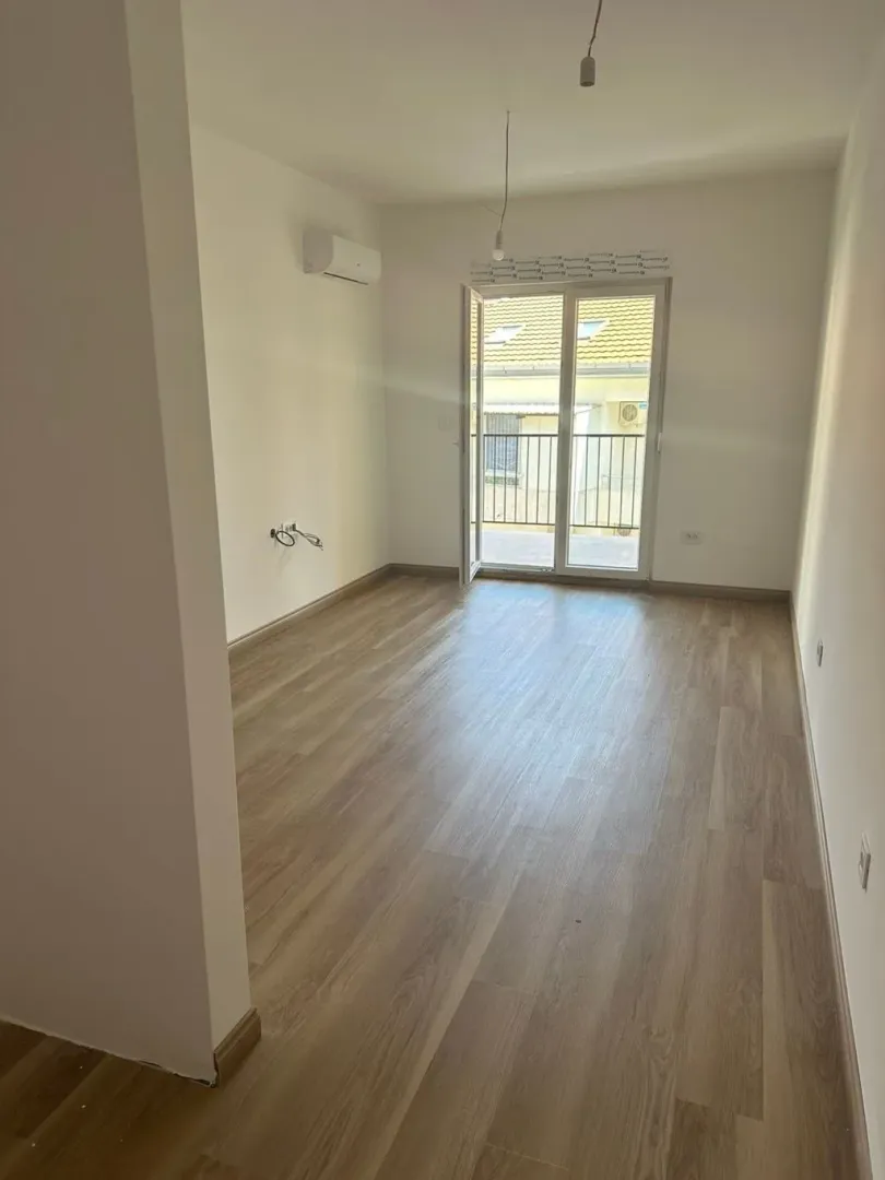Prodaja, jednosoban stan, 49m², Lazi, Budva