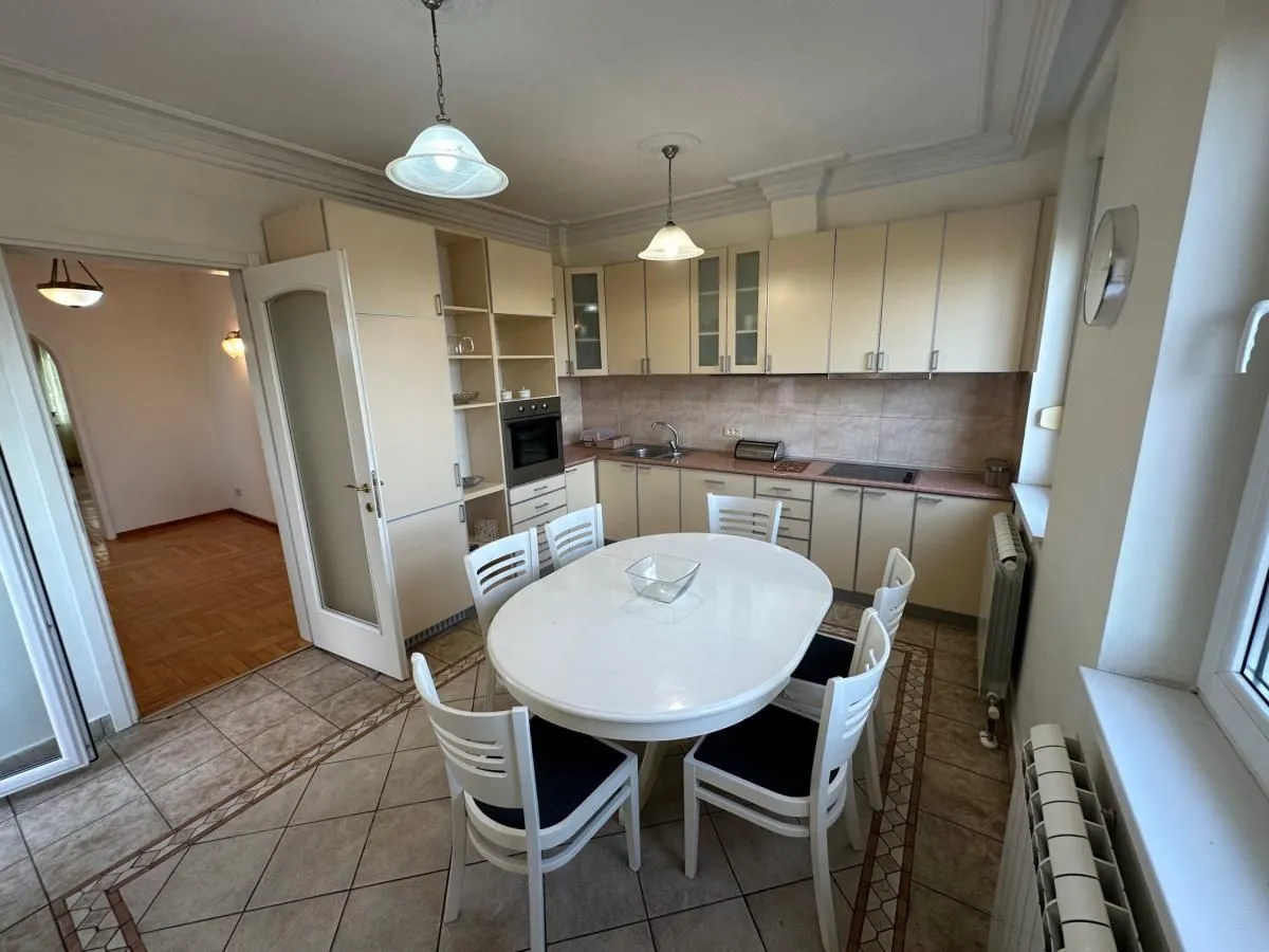 Rent, four bedroom apartment, 147m², Savski Venac, Beograd