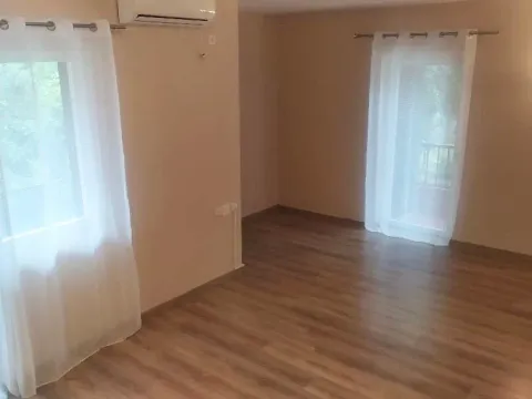 Izdavanje, dvosoban stan, 90m², Gorica C, Podgorica - image 10