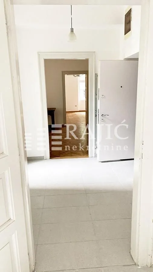 Rent, four bedroom apartment, 100m², Savski Venac, Beograd