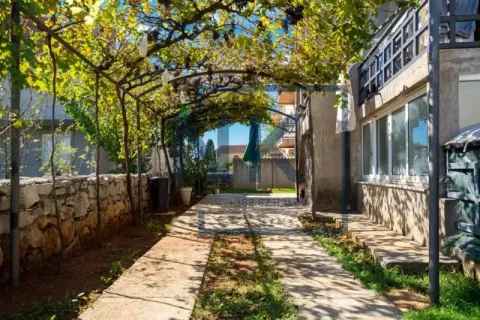 Prodaja, kuća, 136m², 1 maj, Podgorica - image 3