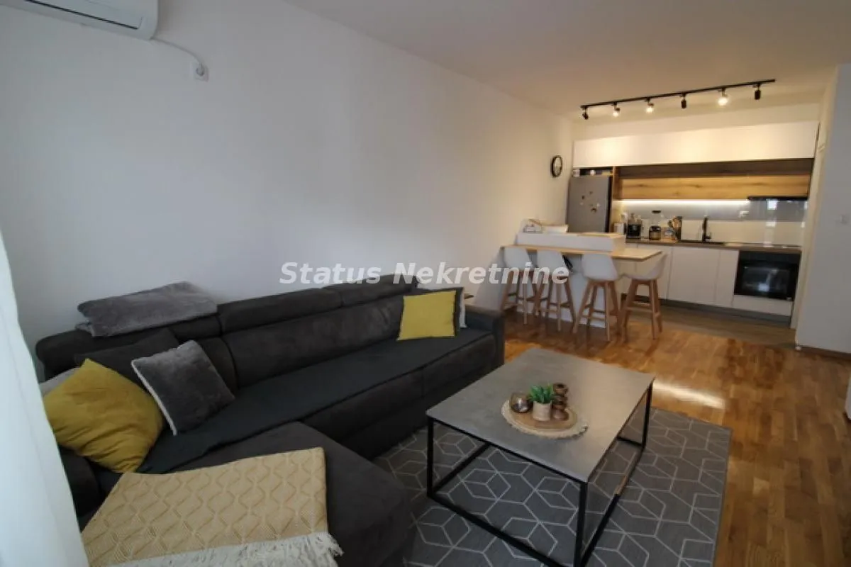 Prodaja, trosoban stan, 62m², Petrovaradin, Novi Sad