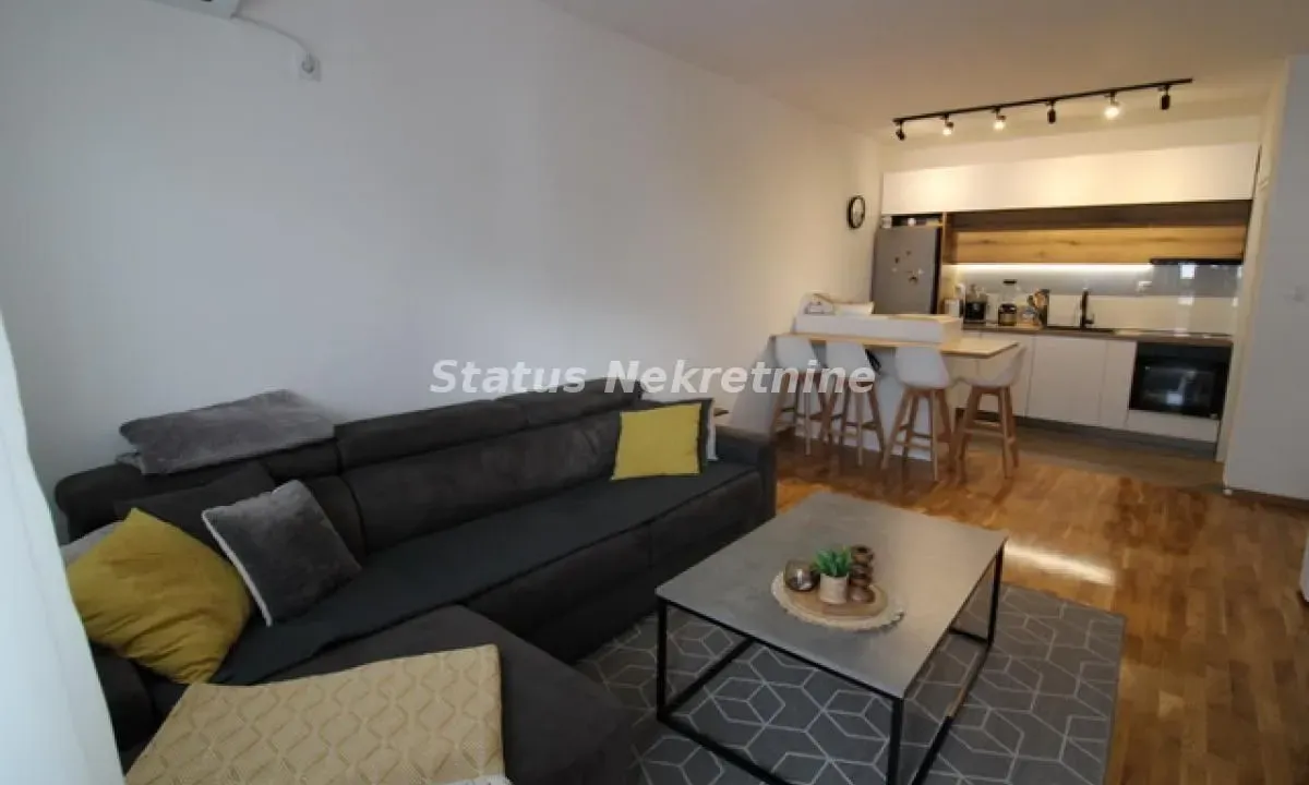 Prodaja, trosoban stan, 62m², Petrovaradin, Novi Sad