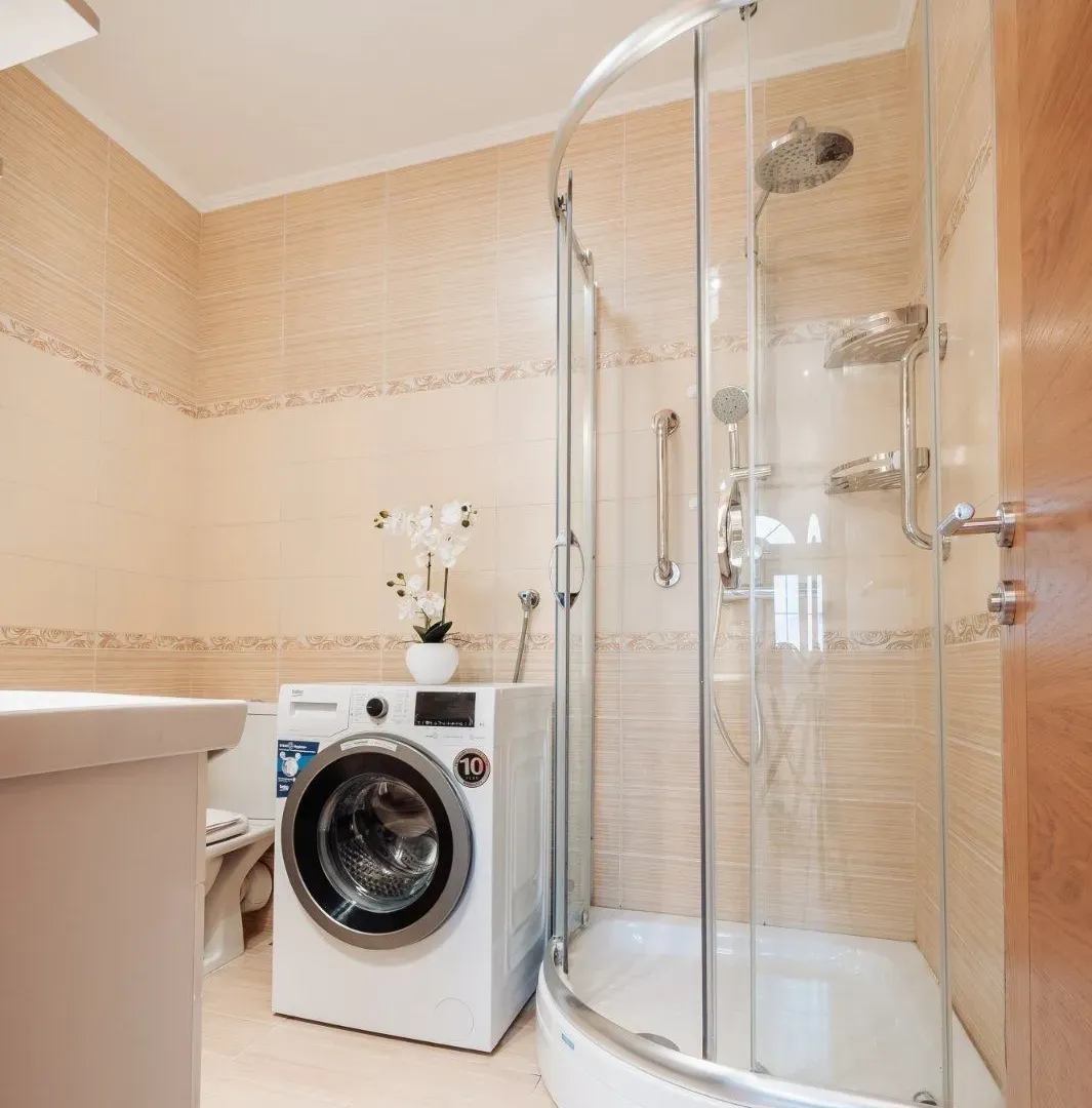 Izdavanje, dvosoban stan, 60m², Pod Kuk, Tivat