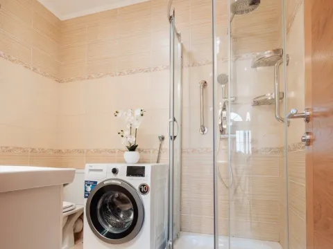 Izdavanje, dvosoban stan, 60m², Pod Kuk, Tivat - image 10