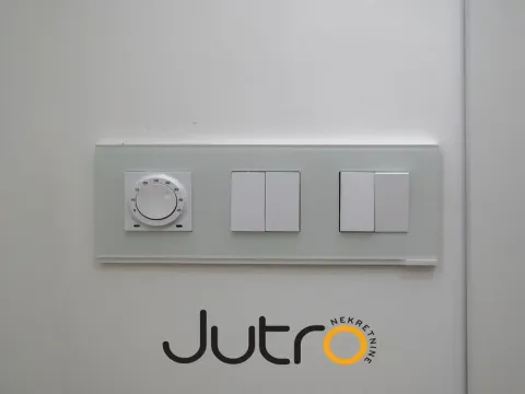 Prodaja, trosoban stan, 90m², Tološka šuma, Podgorica - image 17