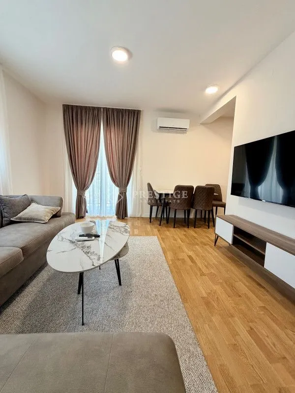 Izdavanje, dvosoban stan, 62m², Pobrežje, Podgorica