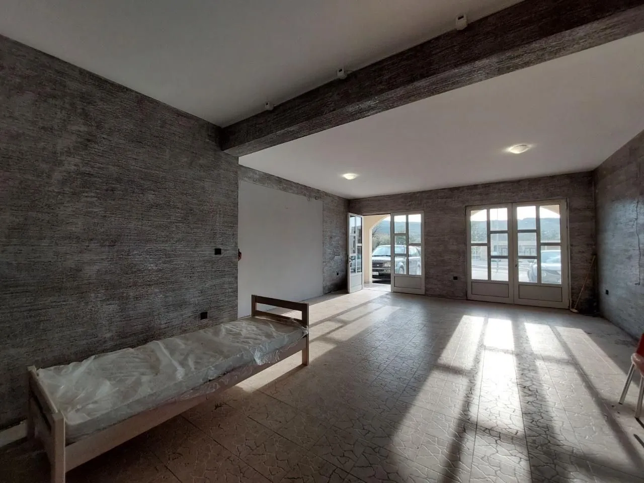 Izdavanje, poslovni prostor, 50m², Radanovići, Kotor