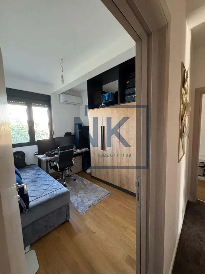 Prodaja, trosoban stan, 90m², Tološi, Podgorica