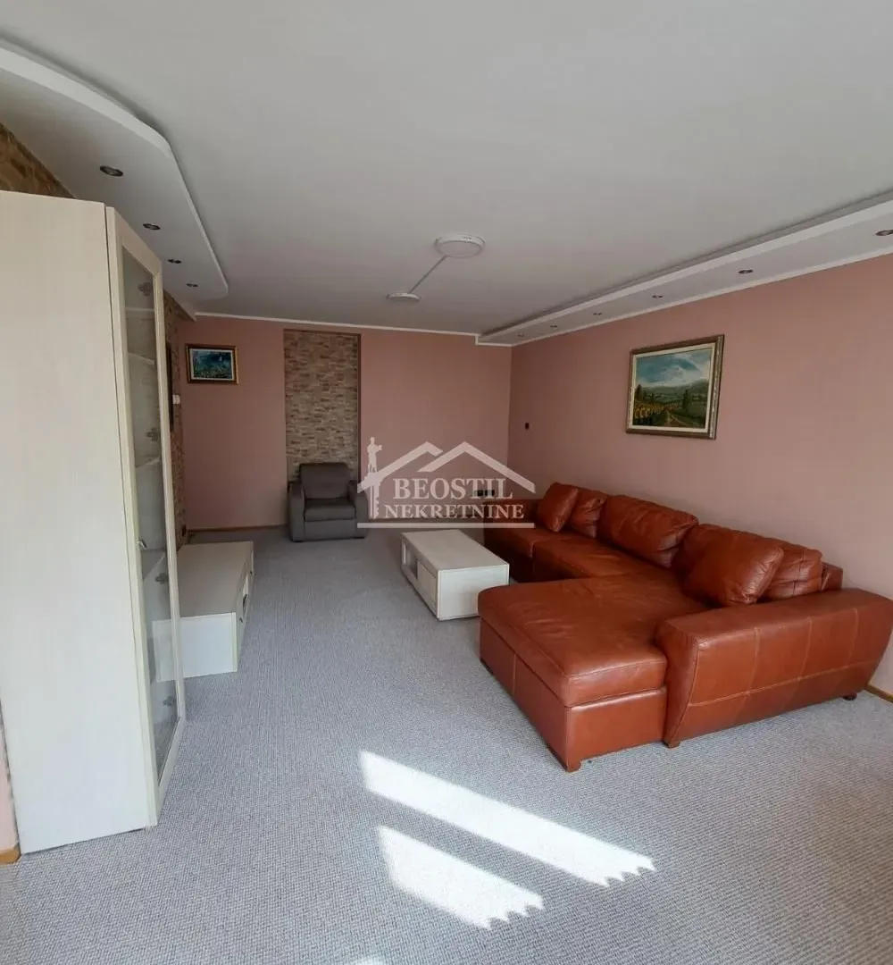 Izdavanje, trosoban stan, 82m², Lion, Zvezdara Sve Podlokacije
