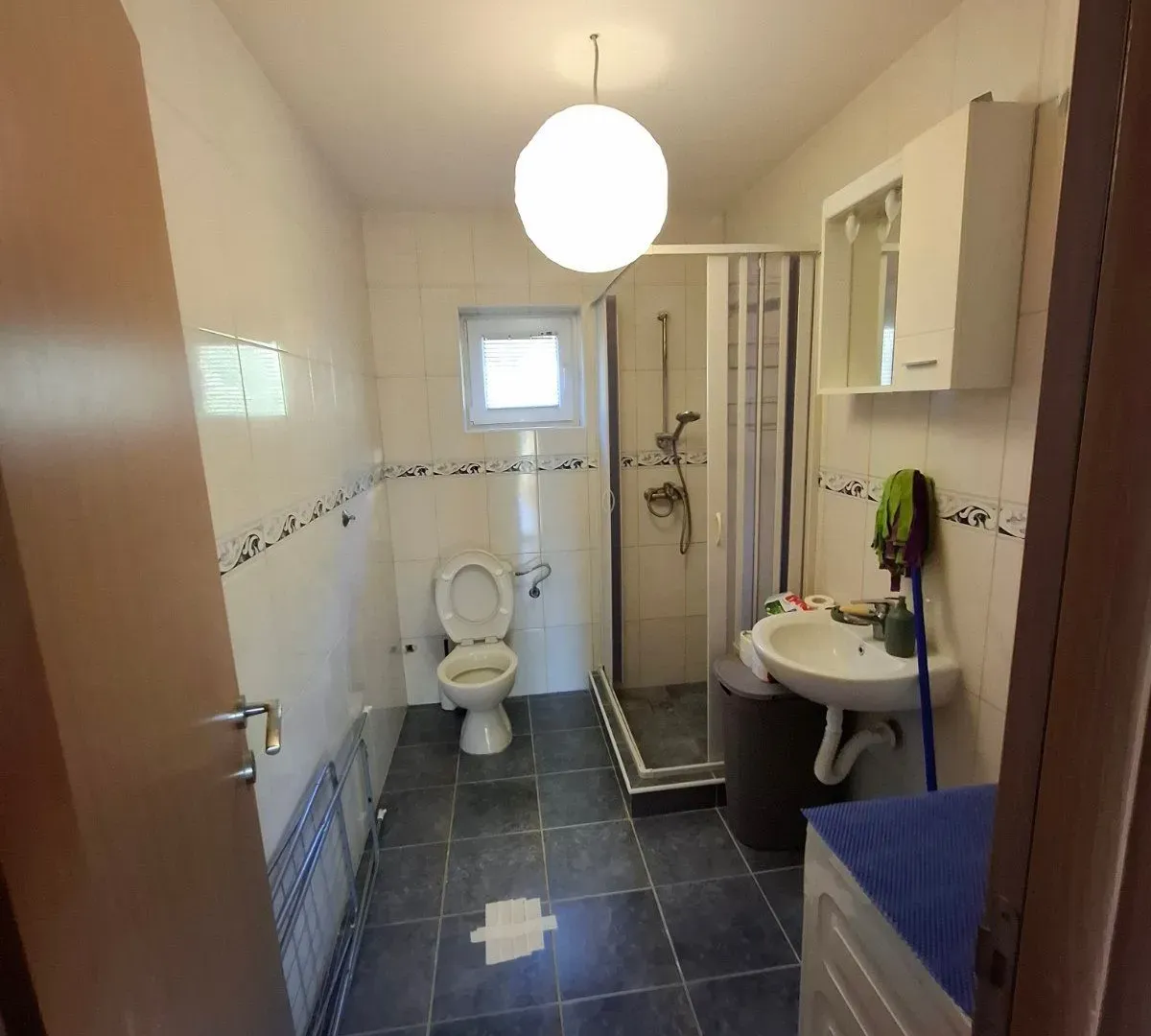 Izdavanje, dvosoban stan, 70m², Radanovići, Kotor