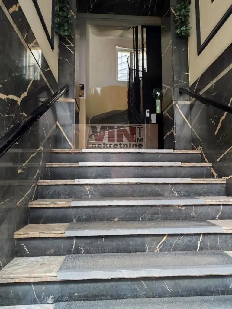 Prodaja, četvorosoban stan, 110m², Savski Venac, Beograd