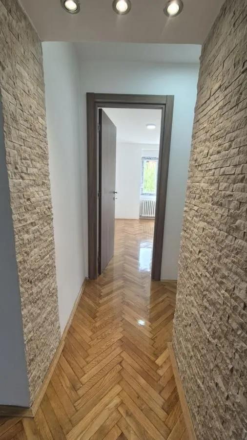 Prodaja, trosoban stan, 57m², Adamovićevo Naselje, Novi Sad Sve Podlokacije