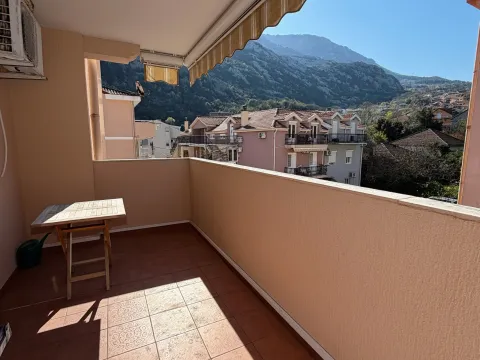 Izdavanje, četvorosoban stan, 120m², Škaljari, Kotor - image 18