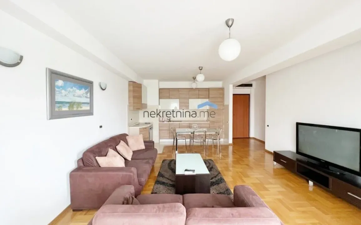 Izdavanje, jednosoban stan, 70m², Preko Morače, Podgorica