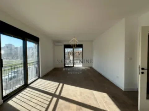 Izdavanje, trosoban stan, 115m², Preko Morače, Podgorica - image 8