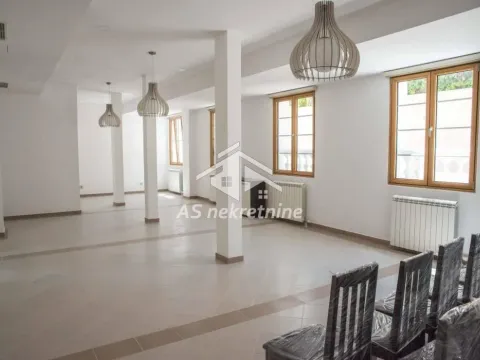 Izdavanje, kuća, 1400m², Savski Venac, Beograd - image 27