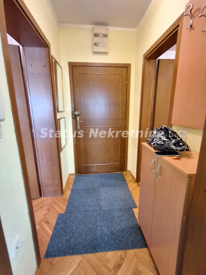 Izdavanje, jednosoban stan, 33m², Novo naselje, Novi Sad