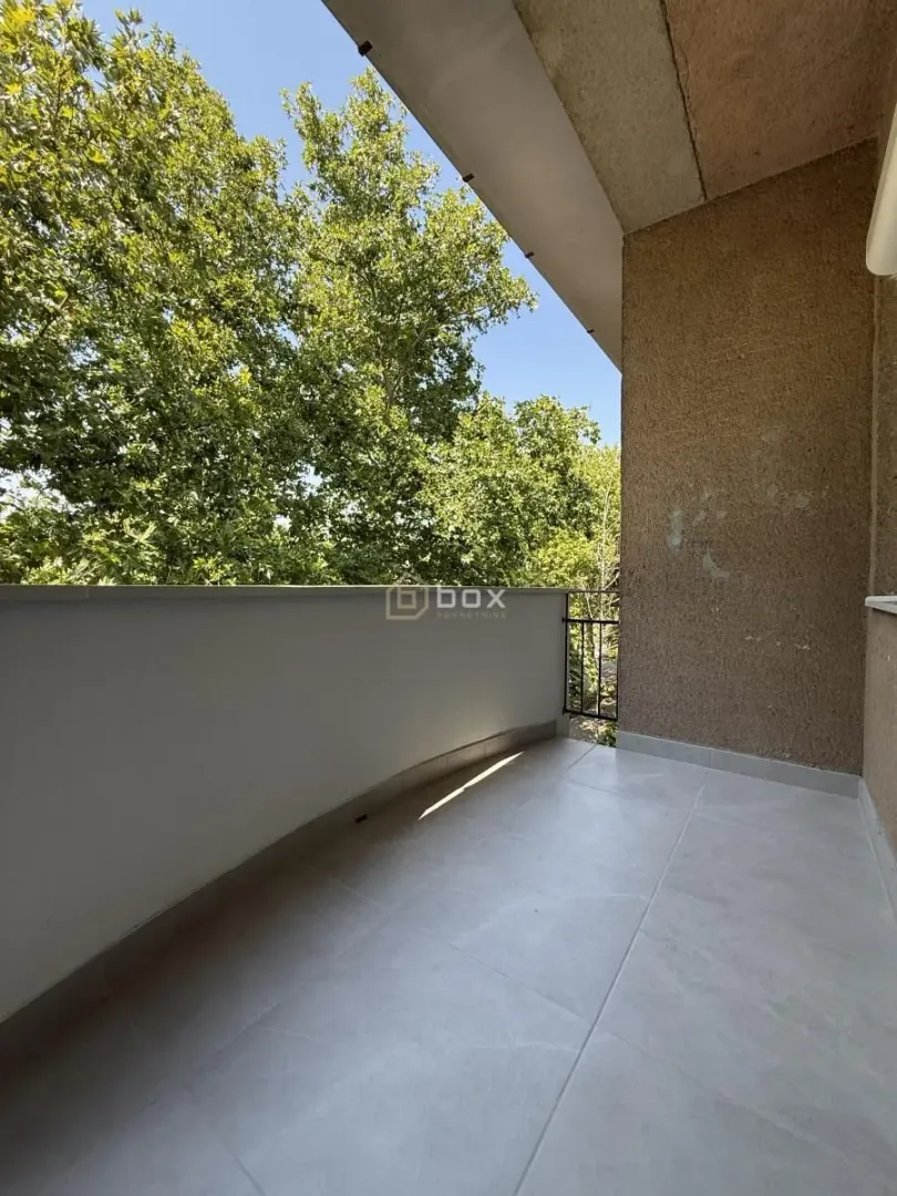 Prodaja, trosoban stan, 71m², Pantelej, Niš