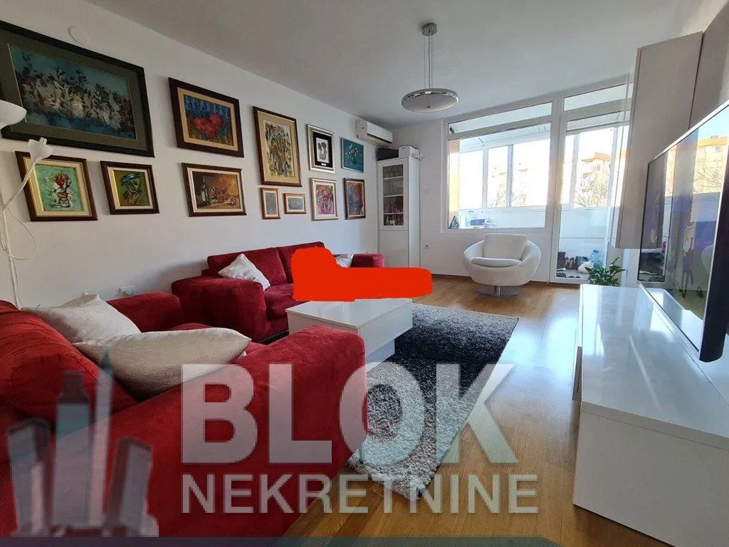Izdavanje, dvosoban stan, 80m², Blok 6, Podgorica