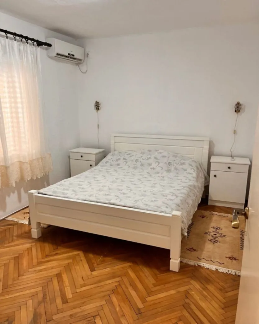 Izdavanje, kuća, 170m², Stari Aerodrom, Podgorica