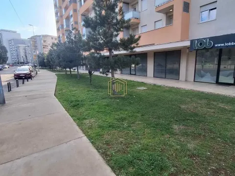 Rent, office space, 175m², City Kej, Podgorica - image 3
