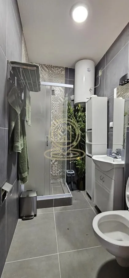 Prodaja, dvosoban stan, 78m², Centar, Vrnjačka Banja